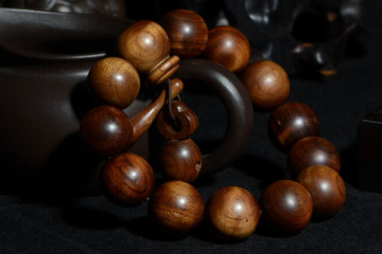 香樟木手串怎么盘的方法