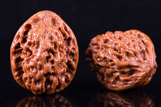 文玩核桃有色差怎样追色